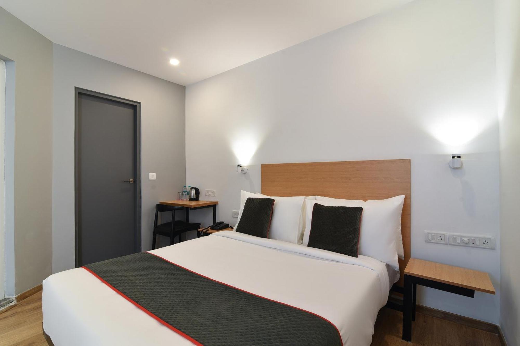 Super Townhouse Spruce Hotels Bellandur Bangalore Exterior photo